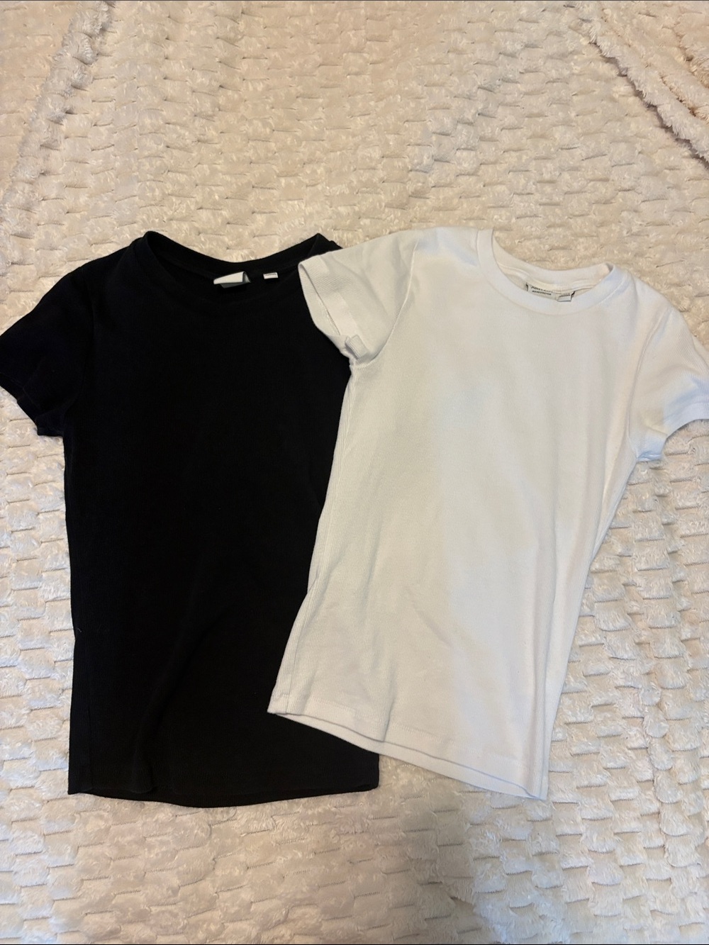 Aritzia Short Sleeve Ribbed Crew Tees - Black & White